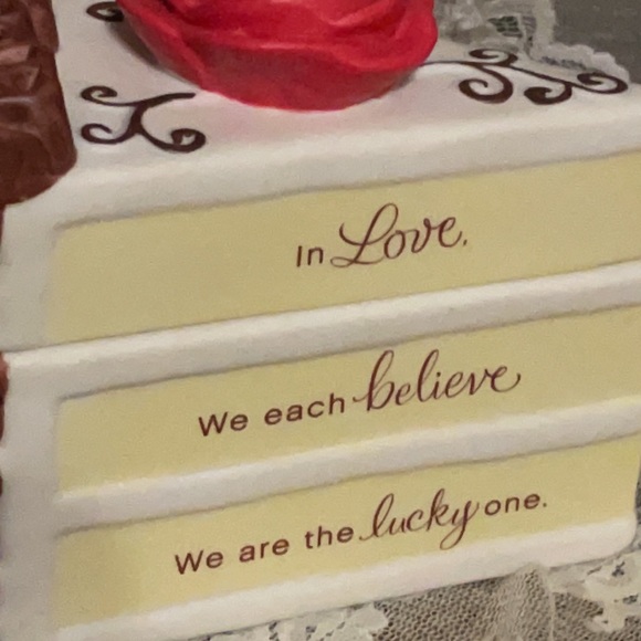 🍰🌹🎁 Vintage Hallmark “A Little Slice of Love” Cake Keepsake Box - Picture 2 of 9